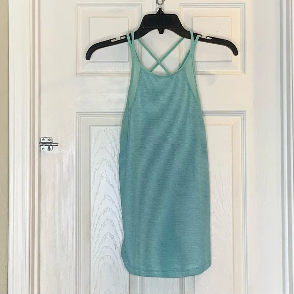 Lululemon Run Off-Route Tank Size 6 in Mint